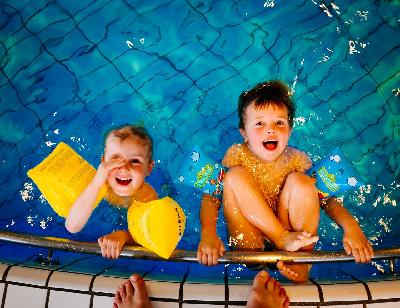 Nauka pływania dla dzieci – kiedy zacząć?
